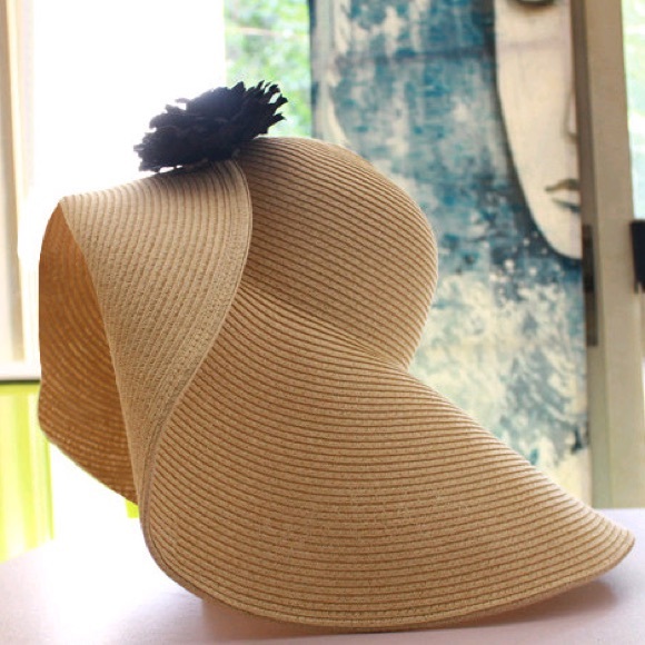 Straw hat/beach hat - Picture 1 of 5